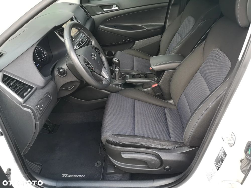 Hyundai Tucson 1.6 GDI BlueDrive Comfort 2WD - 19