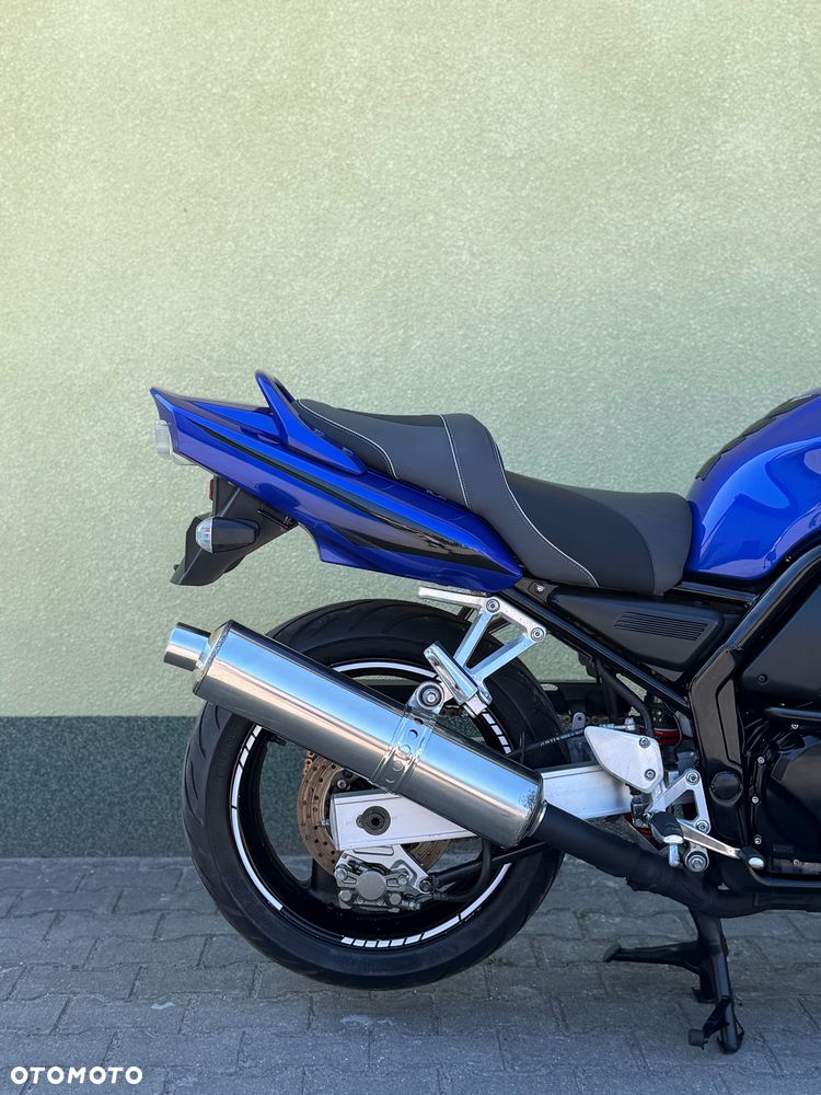 Yamaha FZS - 9