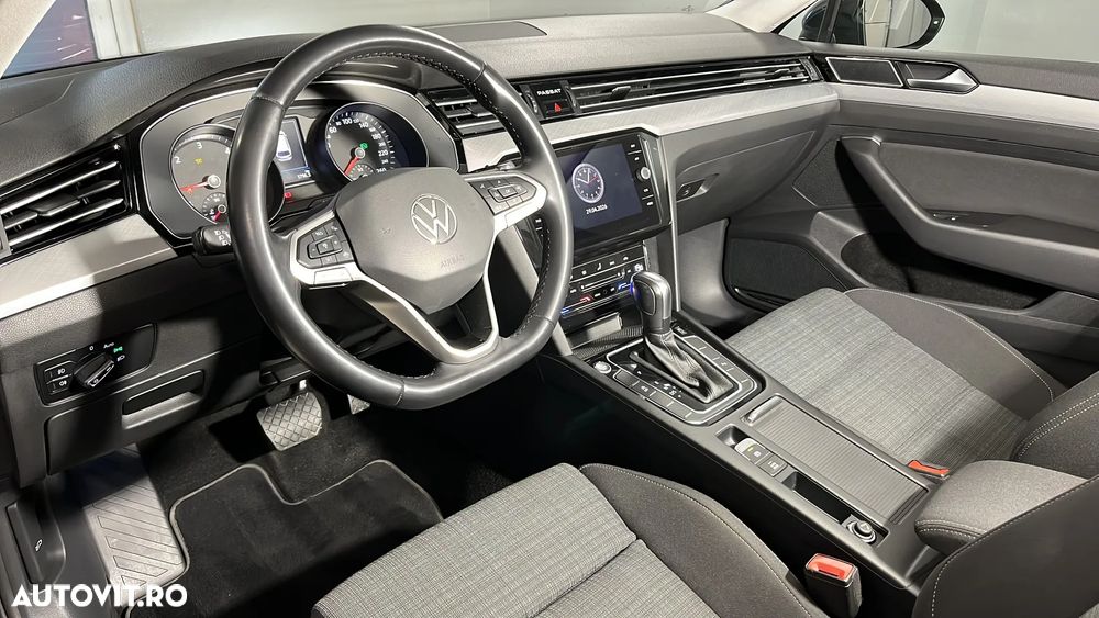 Volkswagen Passat 2.0 TDI DSG Trendline - 9