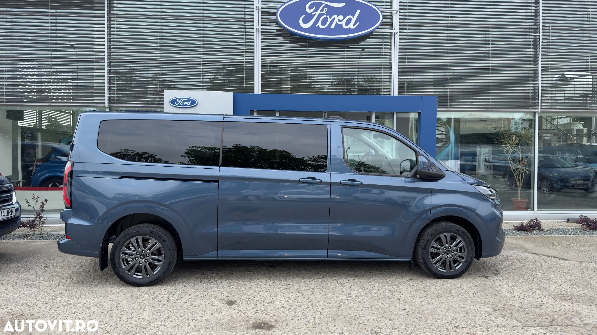 Ford Transit Custom Shuttle Bus 320 2.0 EcoBlue 170 CP L2H1 Titanium Aut. - 3