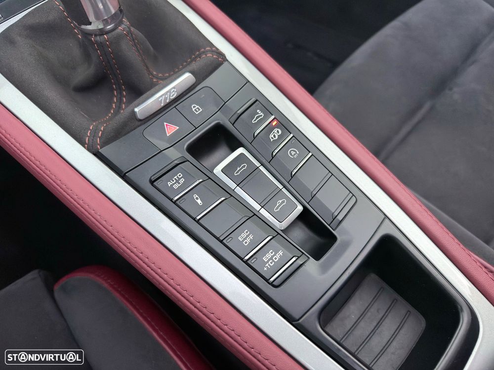 Porsche 718 Spyder Standard - 30