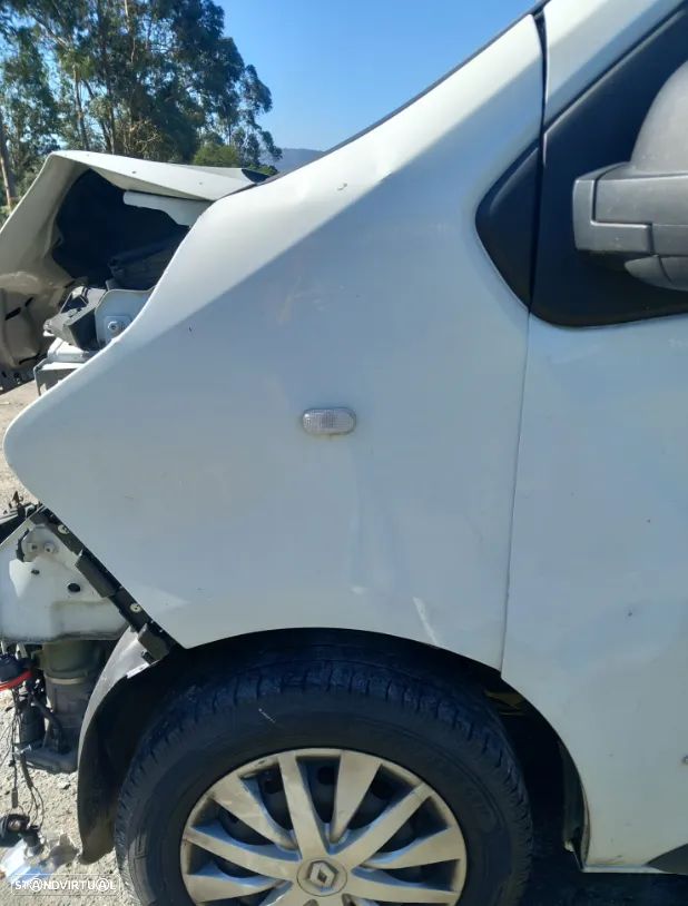 Guarda Lamas Esquerdo Renault Trafic III 2017 - 1