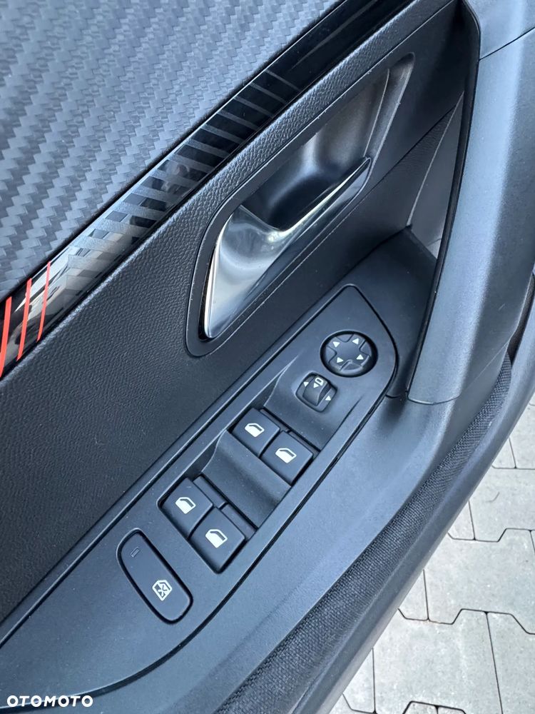 Peugeot 2008 PureTech 130 EAT8 Active - 16