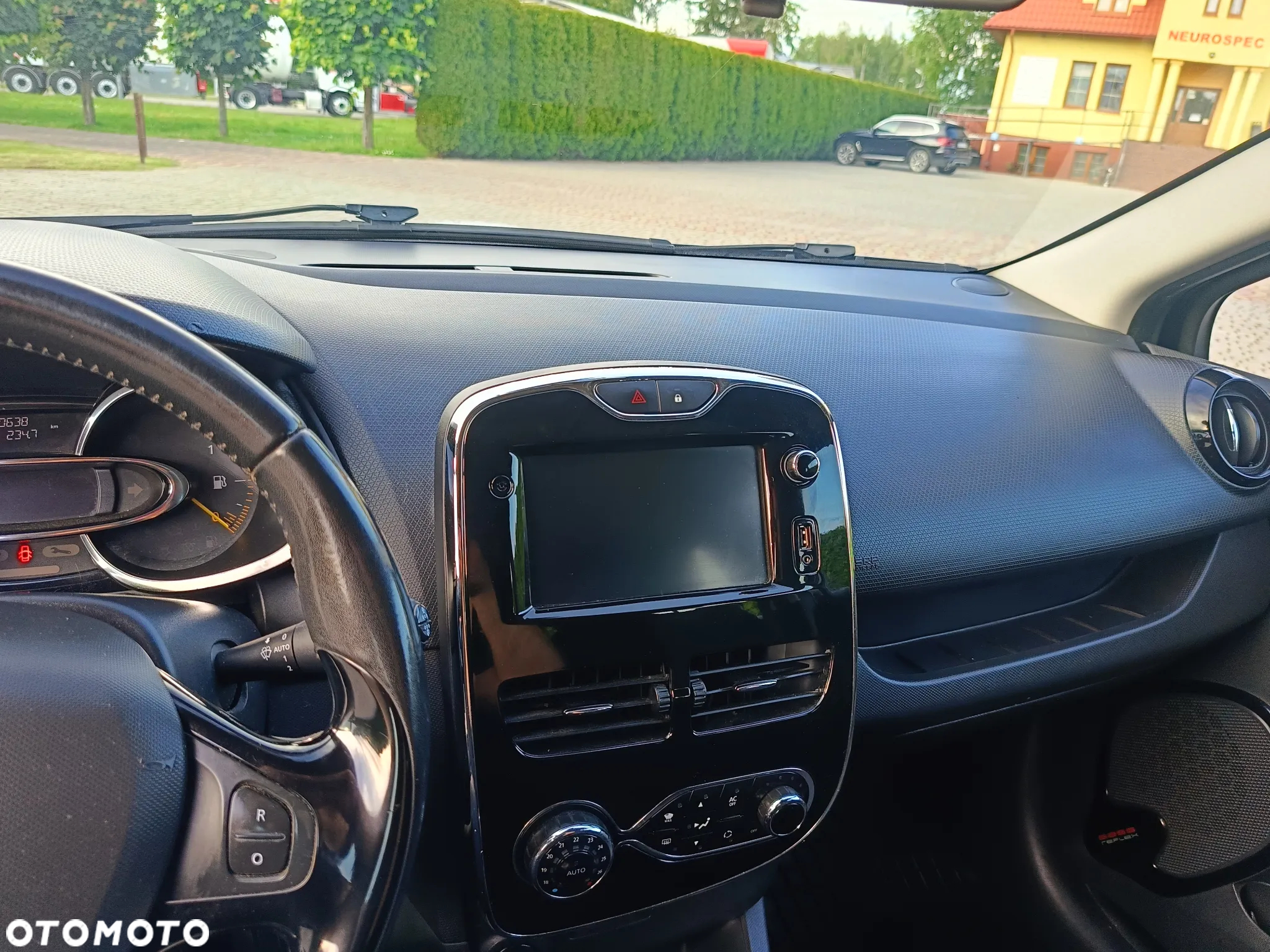 Renault Clio 1.2 16V 75 Dynamique - 18