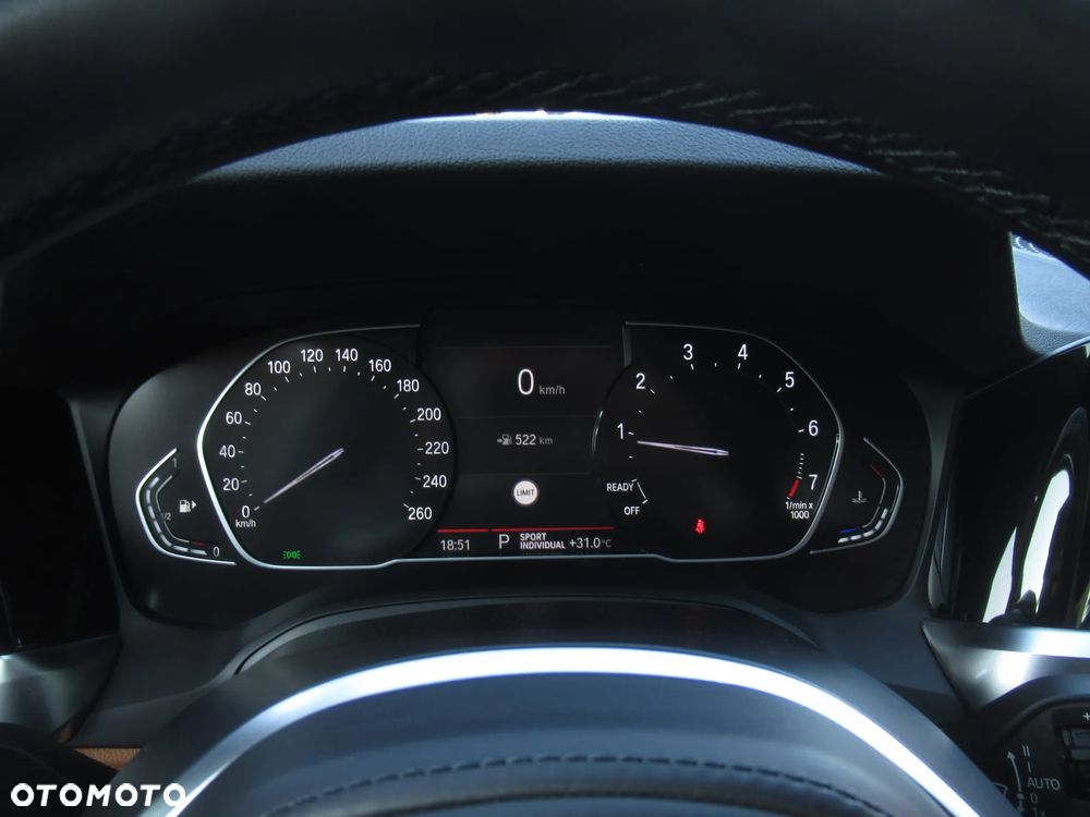 BMW Seria 3 320i xDrive Sport Line - 28