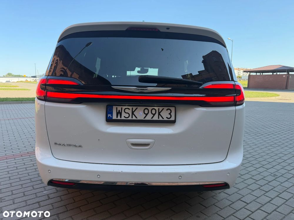 Chrysler Pacifica - 10
