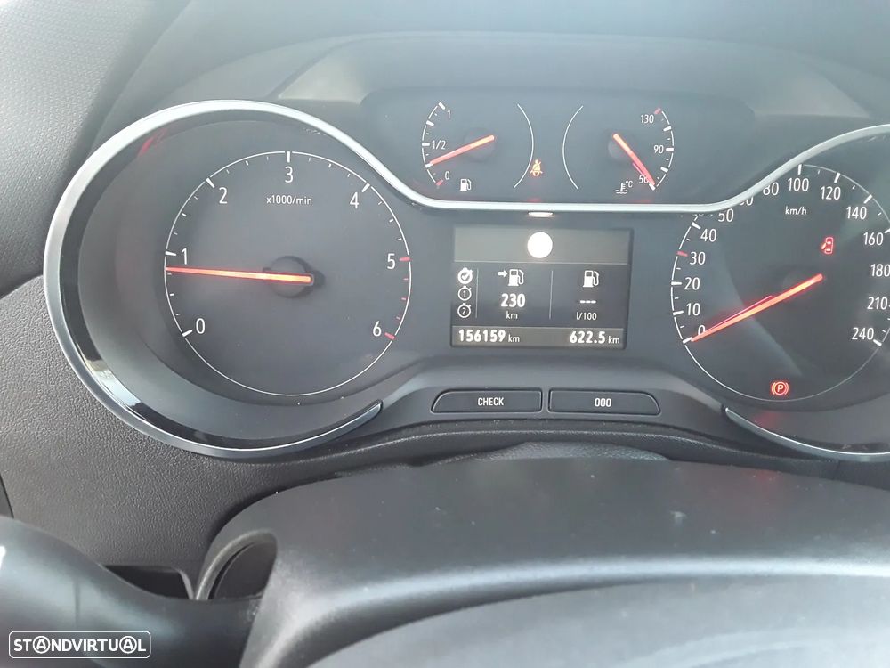 Opel Crossland X - 21