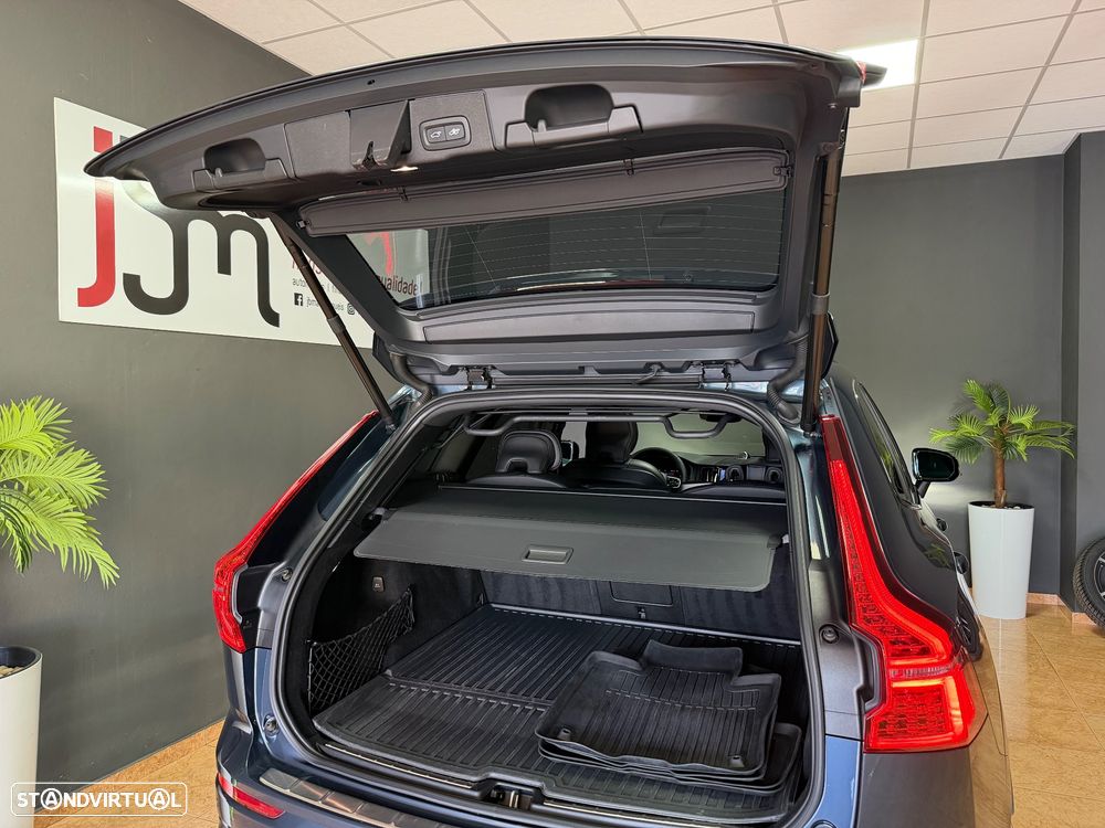 Volvo XC 60 T6 AWD Recharge Geartronic RDesign Expression - 11