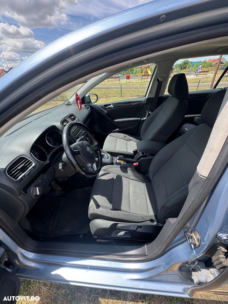 Volkswagen Golf - 8