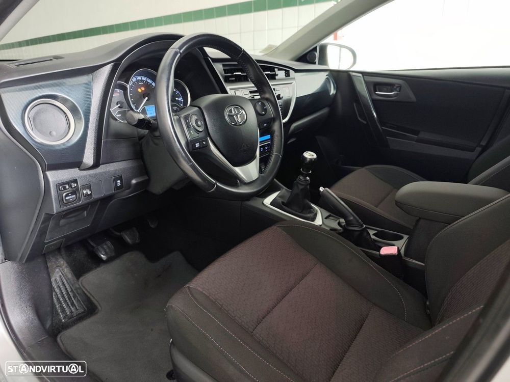 Toyota Auris Touring Sports 1.4 D-4D Com+P.Sport - 8
