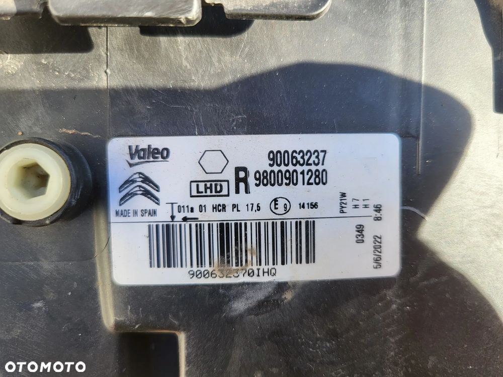 Lampa przednia prawa Citroen C4 Cactus Przed LIFT - 14