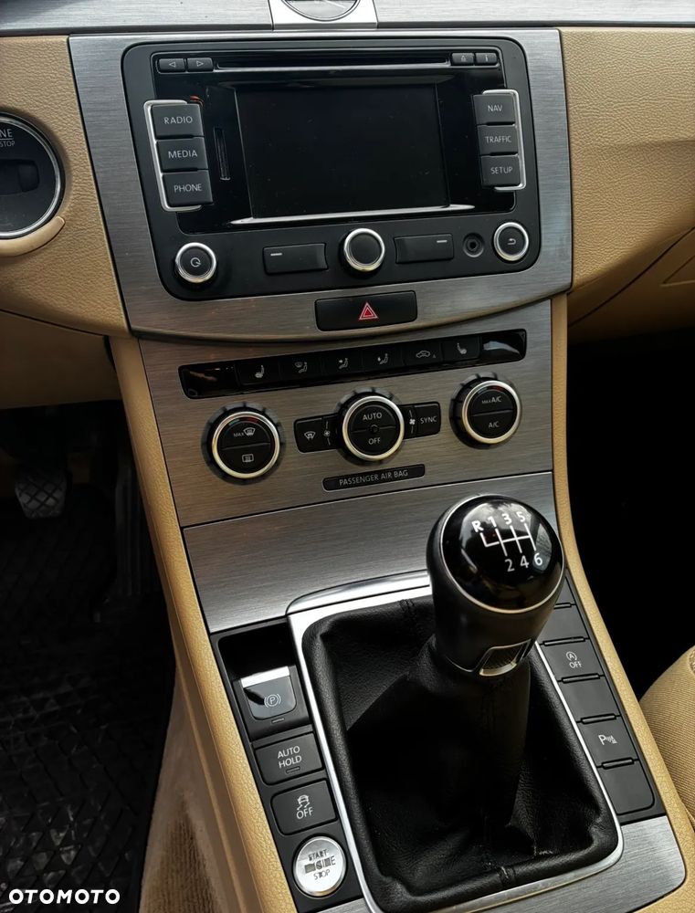 Volkswagen Passat 1.4 TSI BMT Comfortline - 11