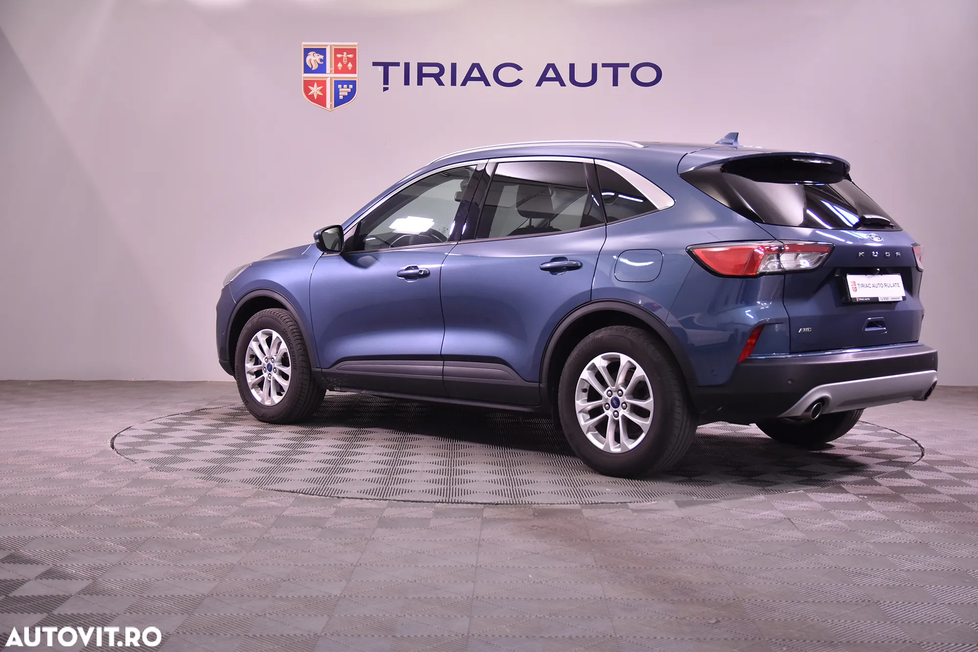 Ford Kuga - 3