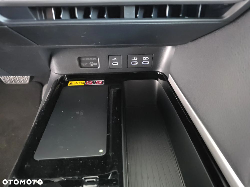 Toyota Camry 2.5 Hybrid Executive CVT - 20