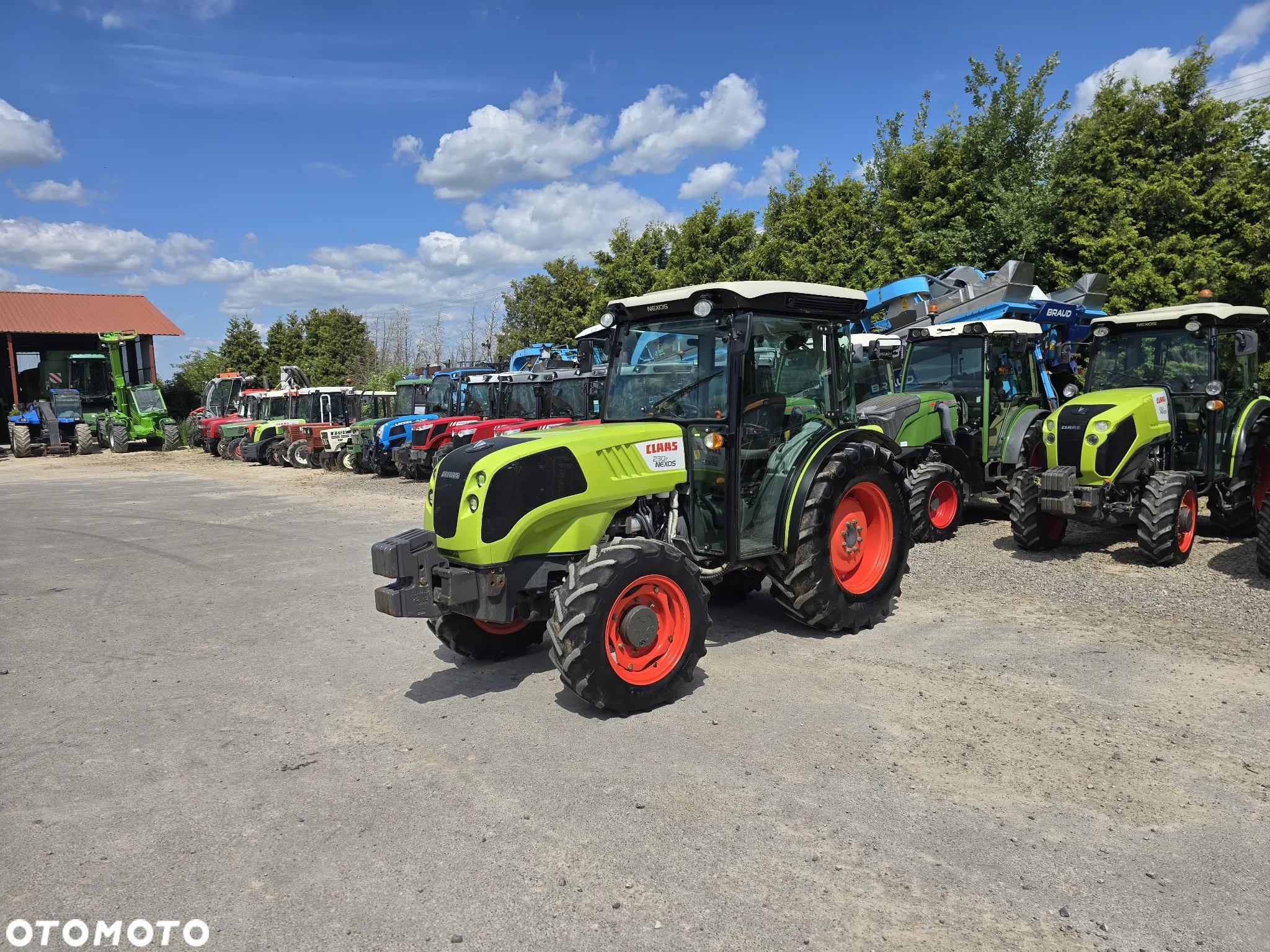 Claas Nexos 230F - 2