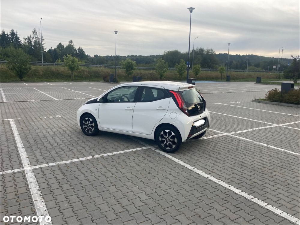 Toyota Aygo x-play Edition S+ - 1