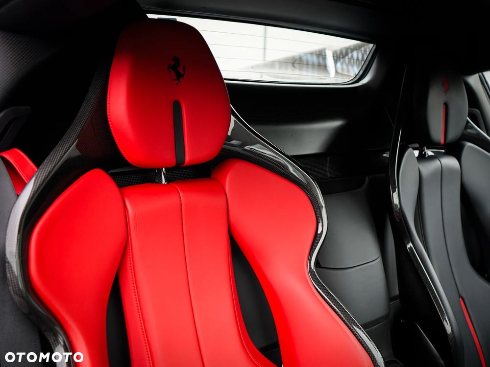 Ferrari SF90 Spider - 35