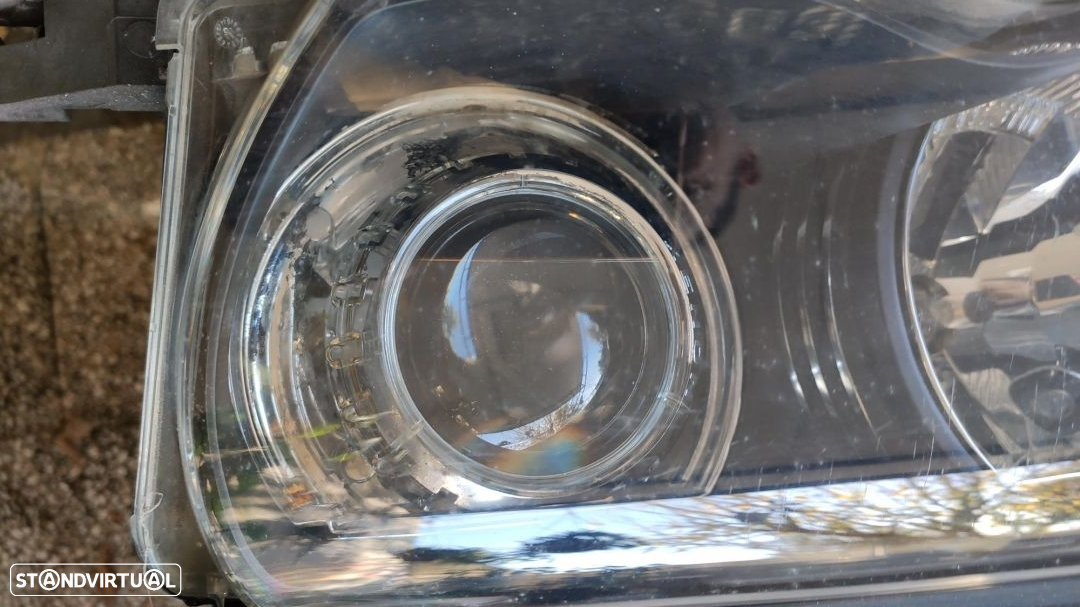 farol esquerdo Xenon BMW série 3 E46 facelift - 7