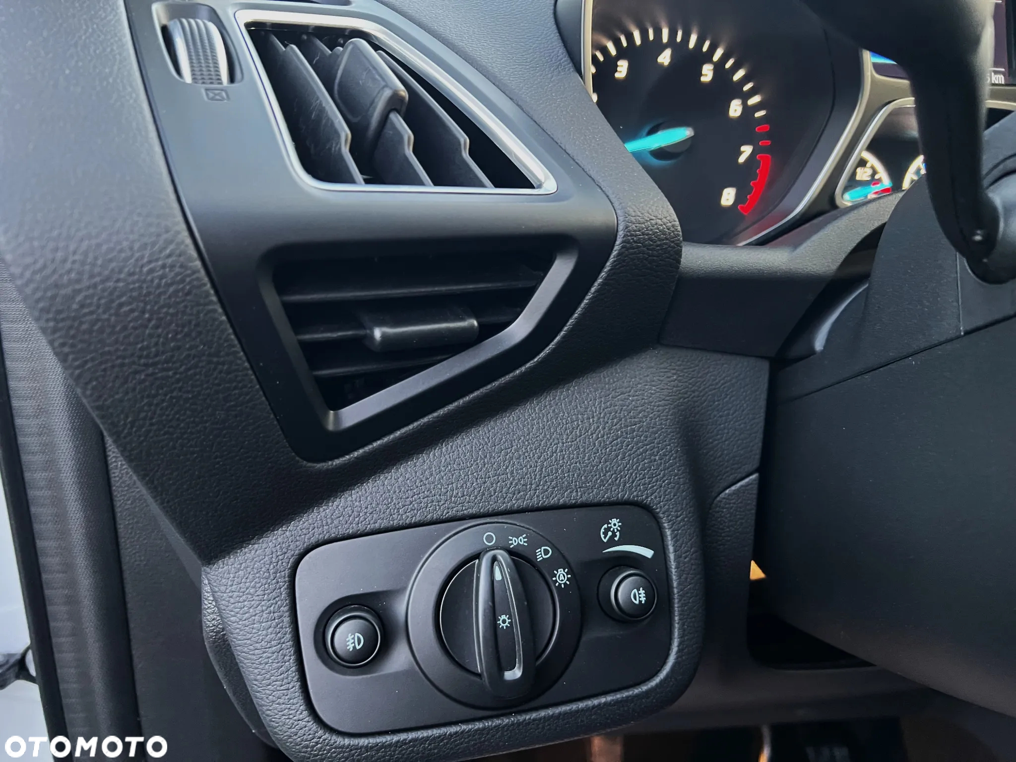 Ford Kuga 1.5 EcoBoost 2x4 ST-Line - 30