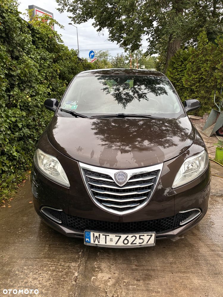 Lancia Ypsilon Y 0.9 TwinAir Turbo 8V Gold - 2