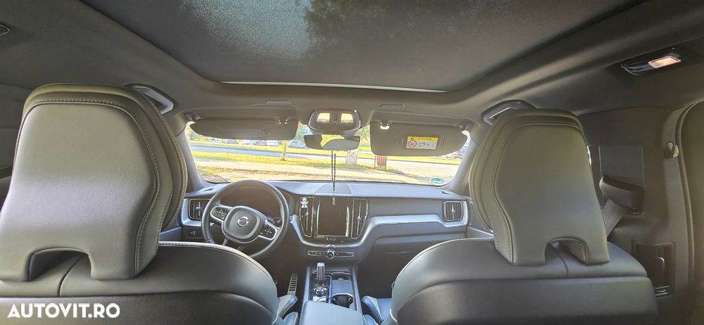 Volvo XC 60 B5 D AWD Ultimate Dark - 8