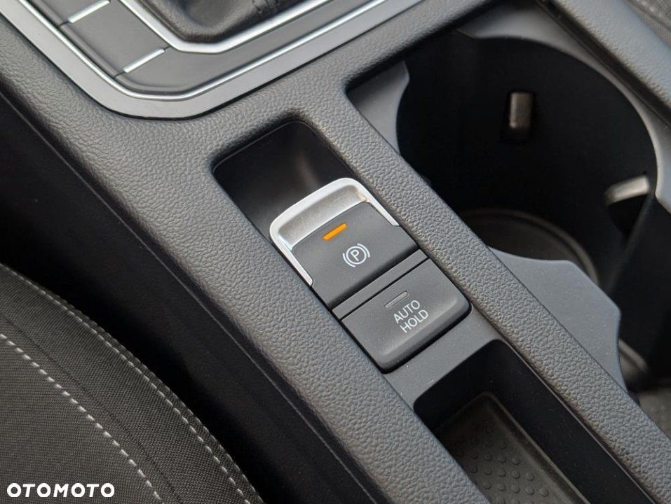 Volkswagen Passat - 15