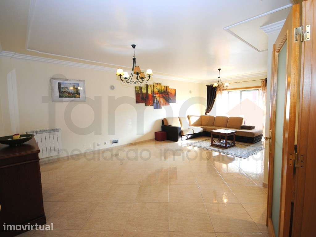 Apartamento T4 para Arrendar com Box - Parque São Domingos - Grande imagem: 3/47