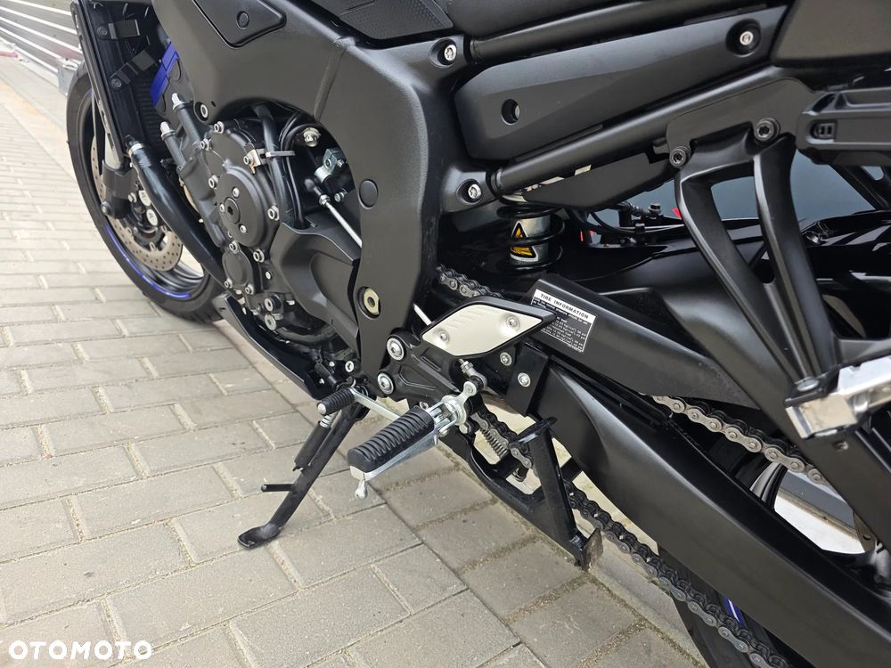 Yamaha FZ8 - 12