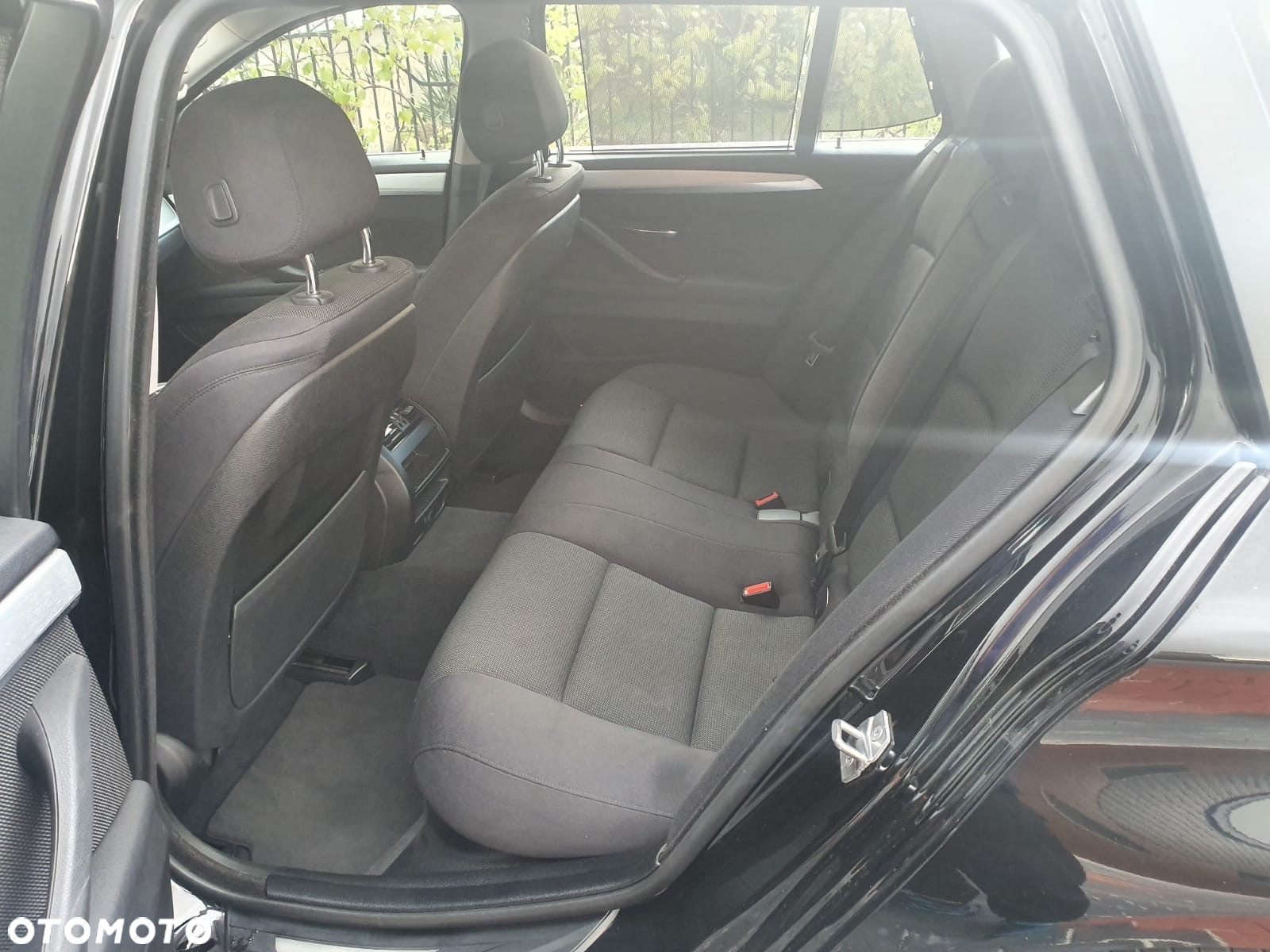BMW Seria 5 518d - 12