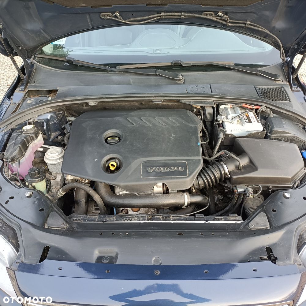 Volvo V70 D2 Black Edition - 17