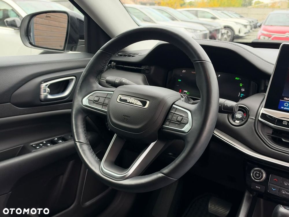 Jeep Compass - 35