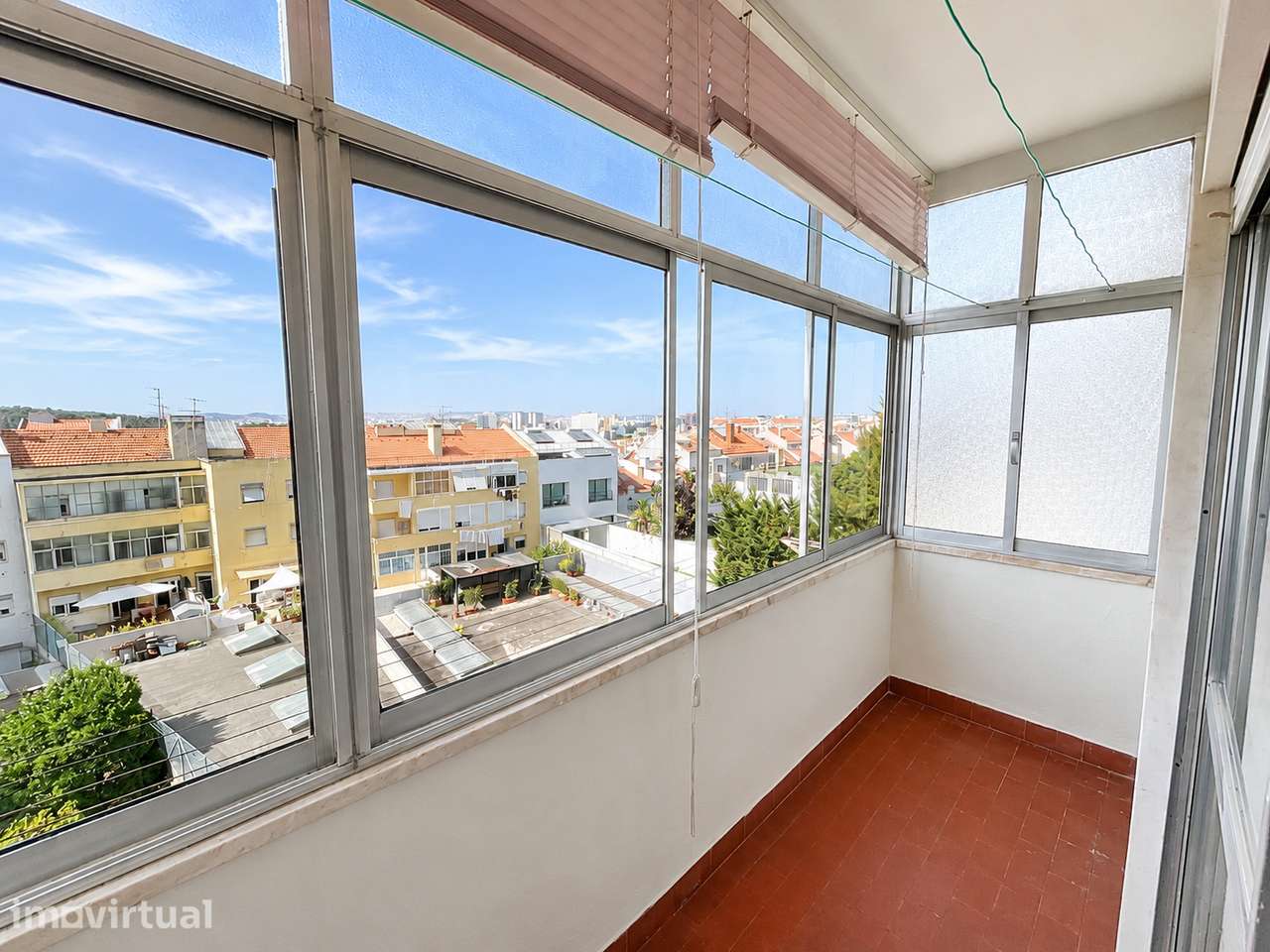 Apartamento T1 em Campolide próximo ao Amoreiras e Metro - Grande imagem: 2/11