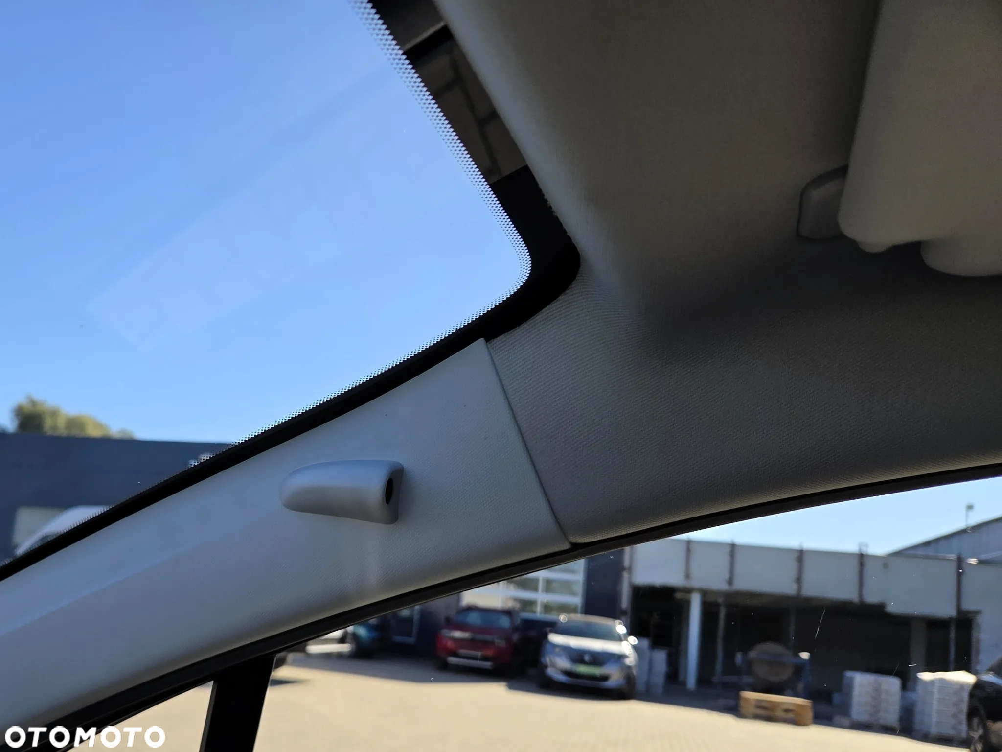Peugeot 2008 1.2 Pure Tech Style S&S - 16