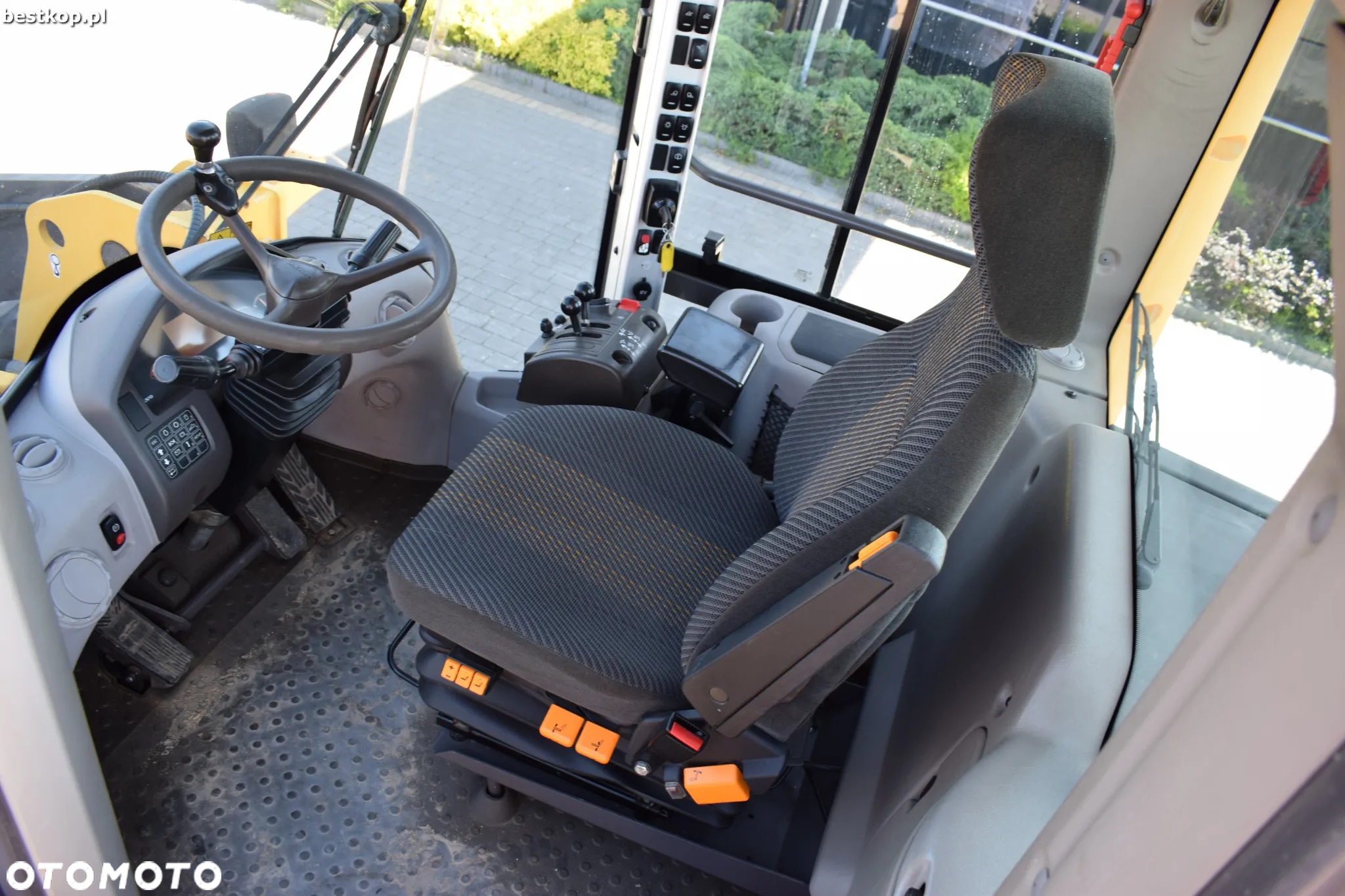 Volvo L90F - 30