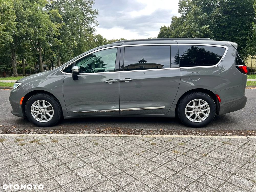 Chrysler Pacifica - 10