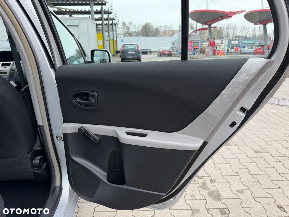 Toyota Yaris 1.33 Active - 17