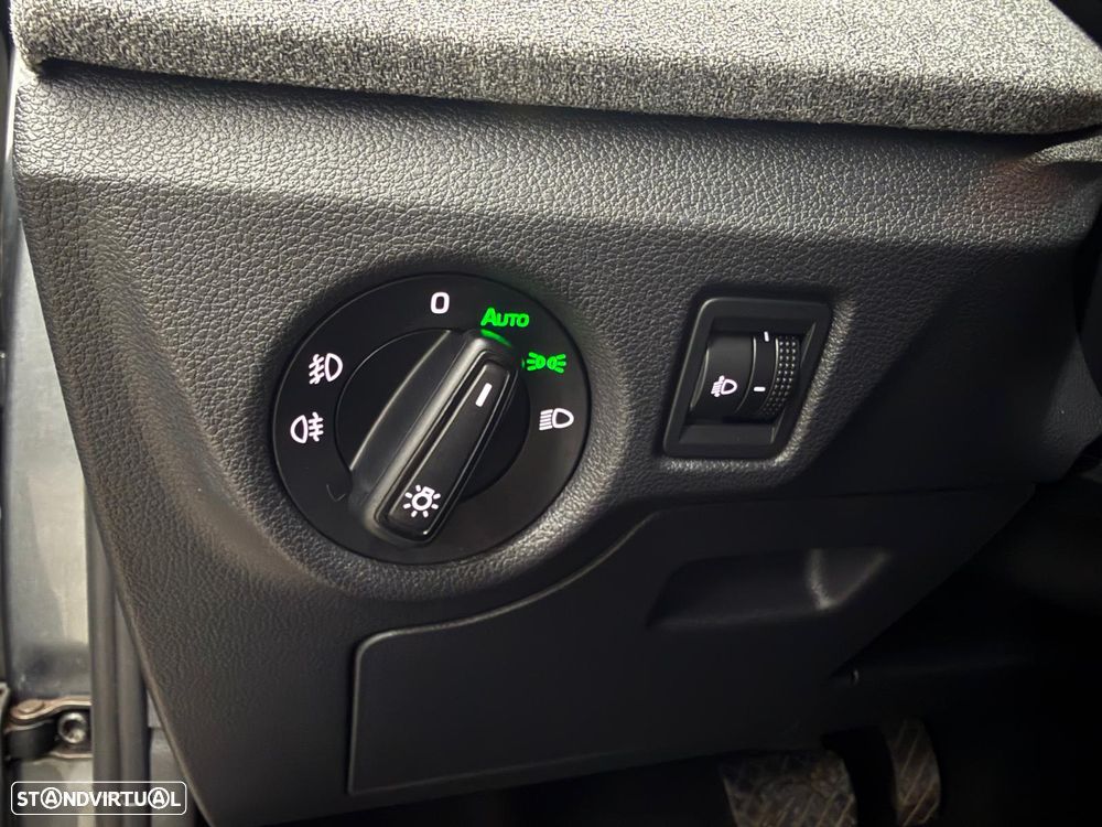 Skoda Kamiq 1.0 TSI Style DSG - 28