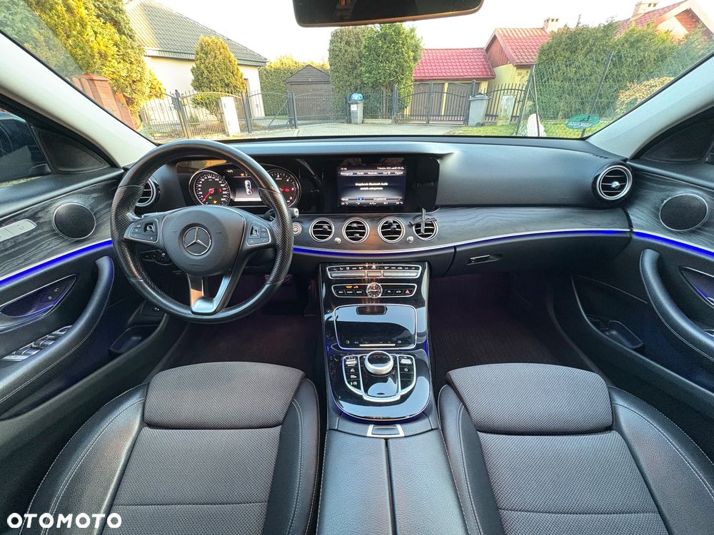 Mercedes-Benz Klasa E 220 d 9G-TRONIC - 11