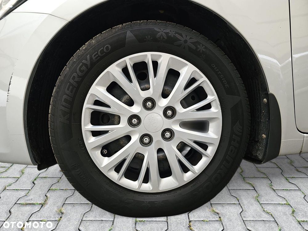 Kia Ceed - 10