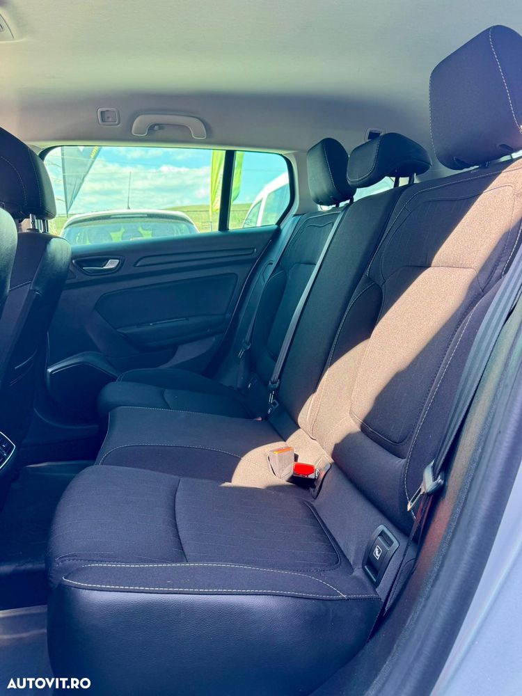 Renault Megane TCe 140 GPF LIMITED - 9