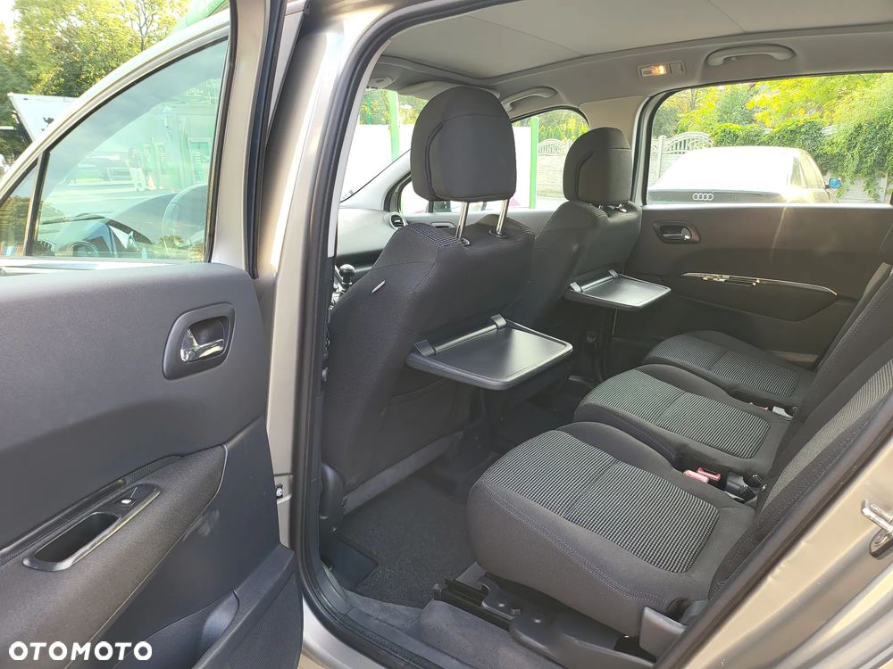 Peugeot 5008 1.6 THP Allure 7os - 18