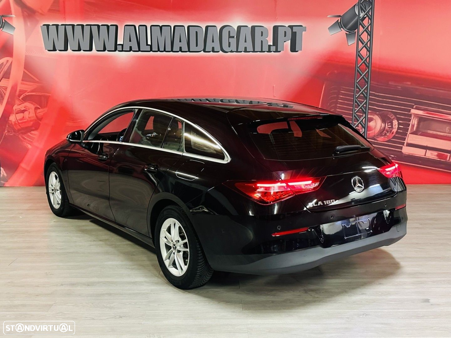 Mercedes-Benz CLA 180 Shooting Brake - 3