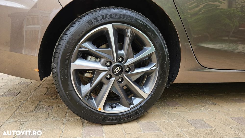 Hyundai i30 1.5 T-GDI 160CP MHEV 5DR M/T Exclusive - 17