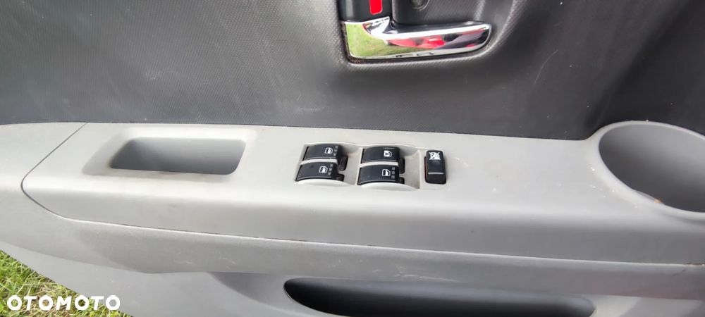 Daihatsu Sirion 1.3 - 12
