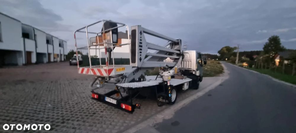 Nissan CABSTAR - 11