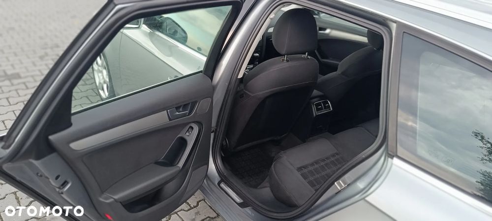 Audi A4 Avant 2.0 TDI - 10