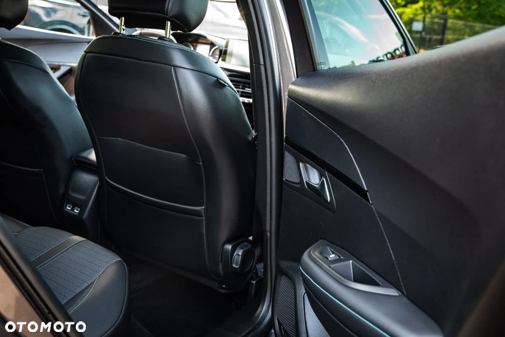 Peugeot 2008 1.5 BlueHDi Allure S&S EAT8 - 27