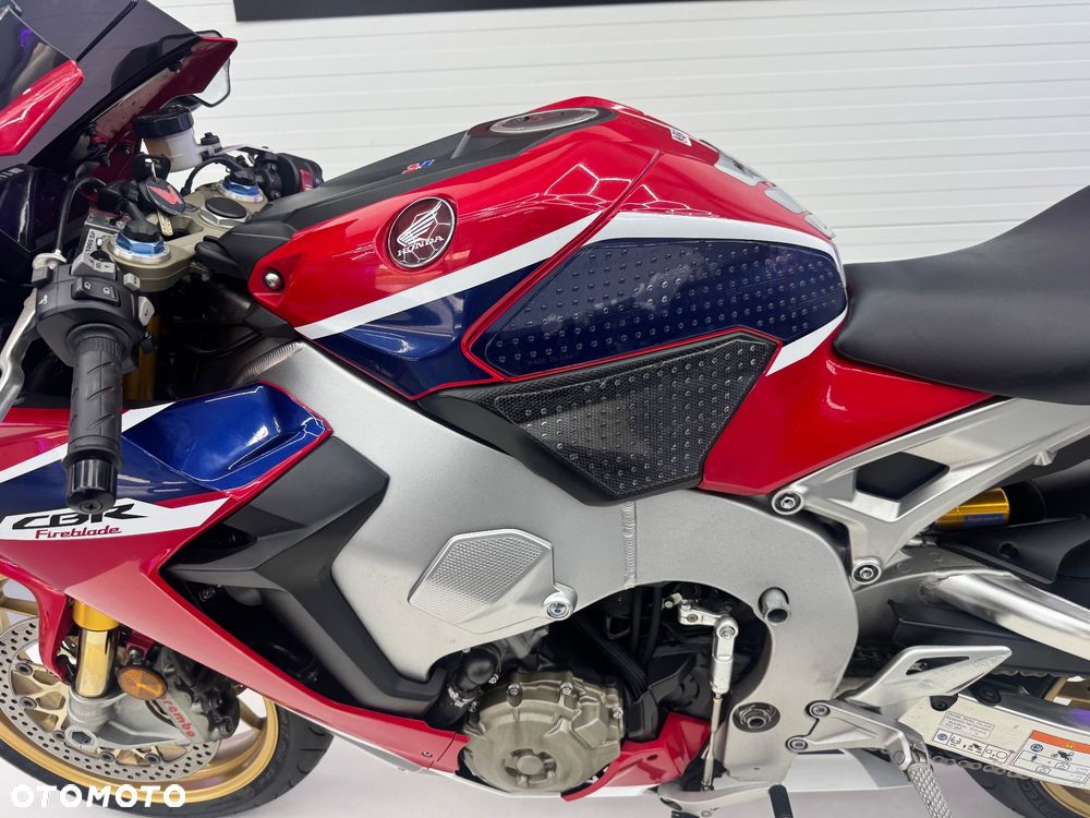 Honda CBR - 32