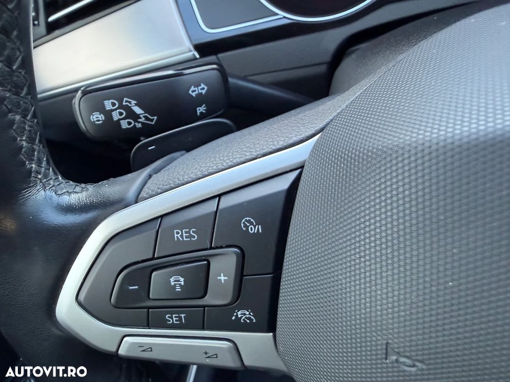 Volkswagen Passat - 12