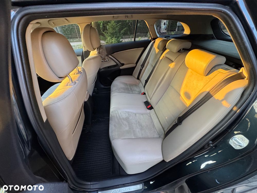 Toyota Avensis 1.8 Prestige MS - 10